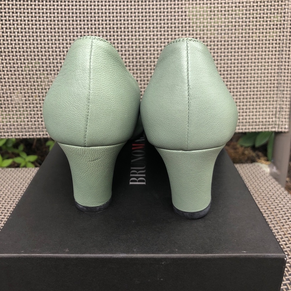 New Bruno Magli Pump - Picture 4 of 7